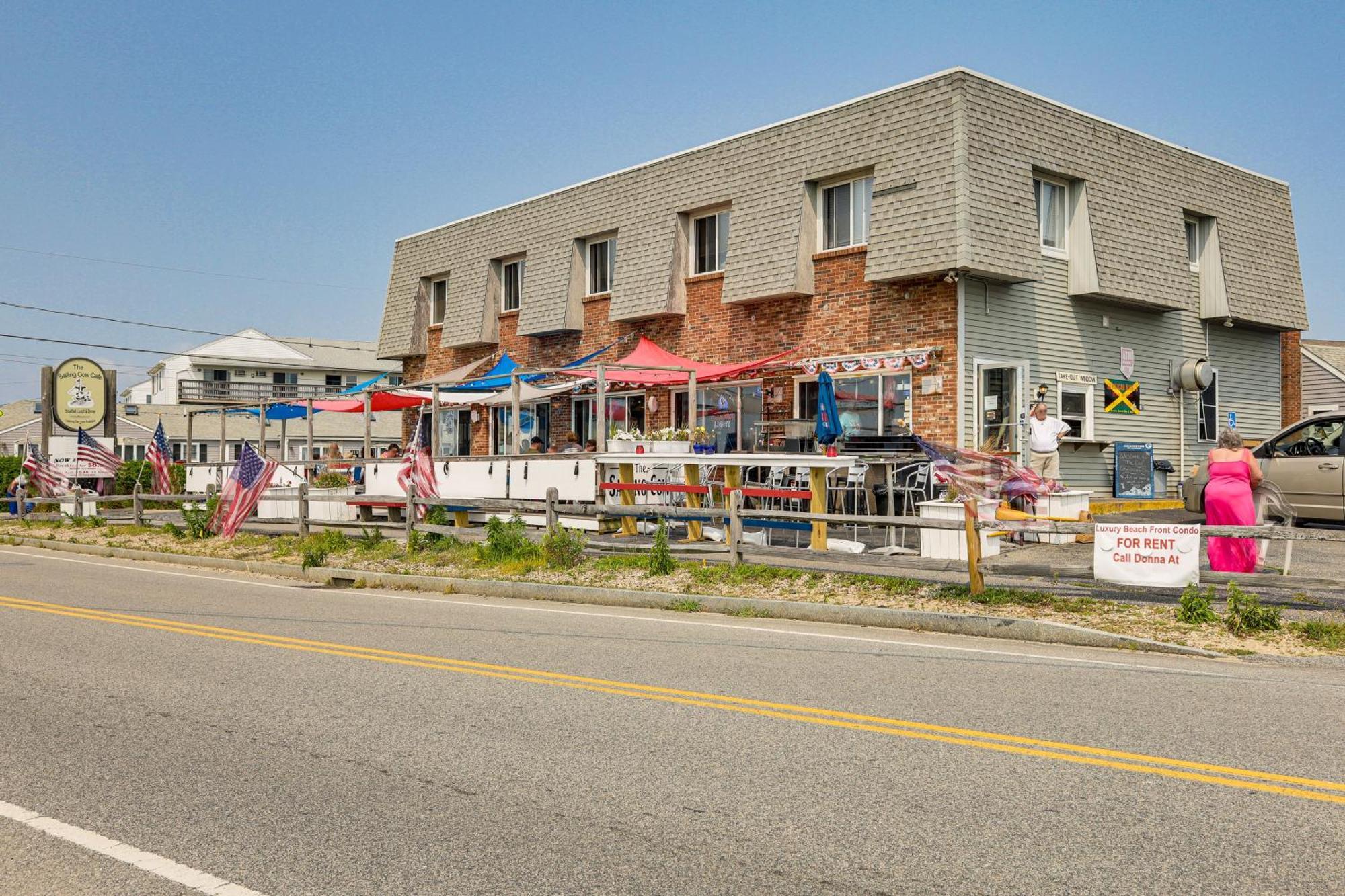 Beachfront Dennis Condo At The Sailing Cow Cafe Buitenkant foto